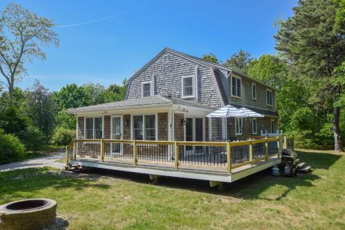 North Eastham House | 4 Mins to Bayside Beaches