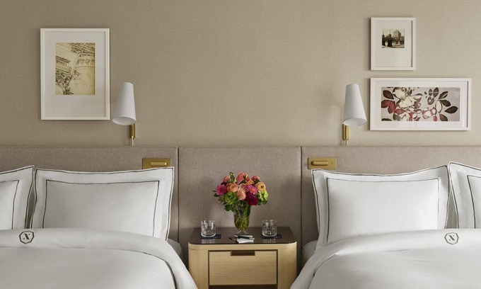 Boston Hotel | 4 Park View 2 Queen Beds at The Newbury Boston!
