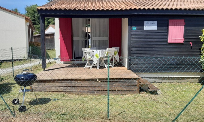 Hourtin Port Ski Chalet | 4-PERSON CHALET . nearby attractions. Air conditioning