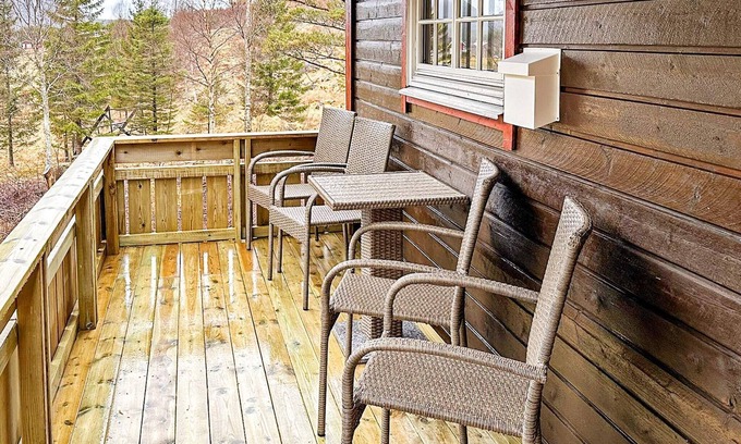 Olden House | 4 person holiday home in Lysøysundet
