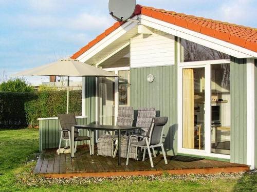 Lensterstrand House | 4 person holiday home in GROEMITZ