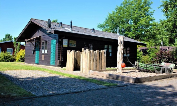 Norderteil House | 4 person vacation home with wood-burning stove and canoe in Otterndorf