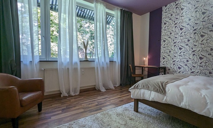 Pforzheim Apartment | 4 Schlafzimmer, Küche, Großer Wohnbereich, Zentral, Barrierefrei, mit Service
