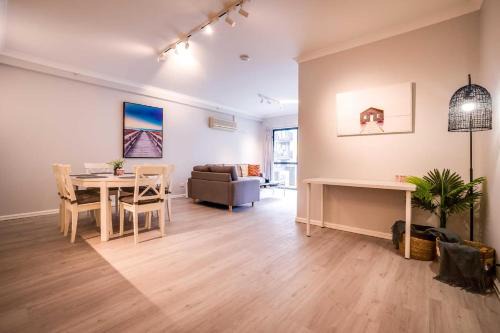East Perth Apartment | 4 So Much More Family Apt 2br Parking