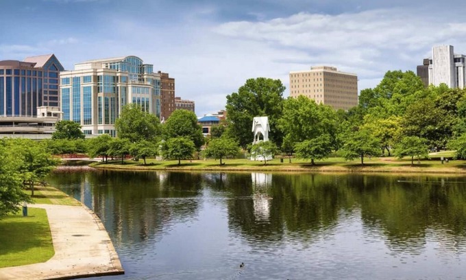Madison House | 4 Stylish Units for Business Travel, Breakfast, Park