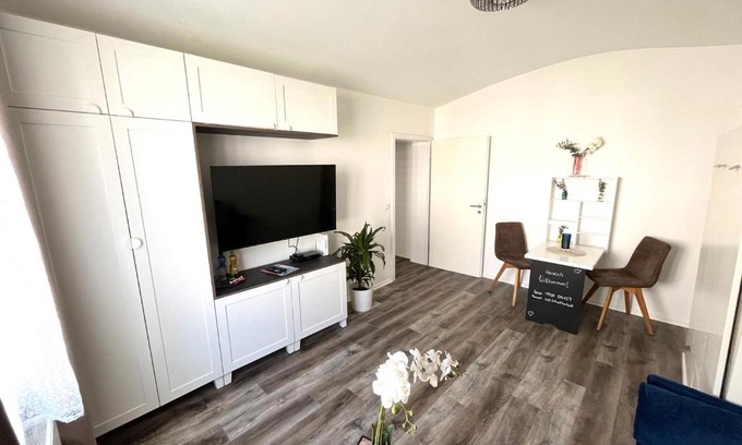 Chemnitz Apartment | 40 qm Appartment Parkplatz, Balkon,Netflix, Prime