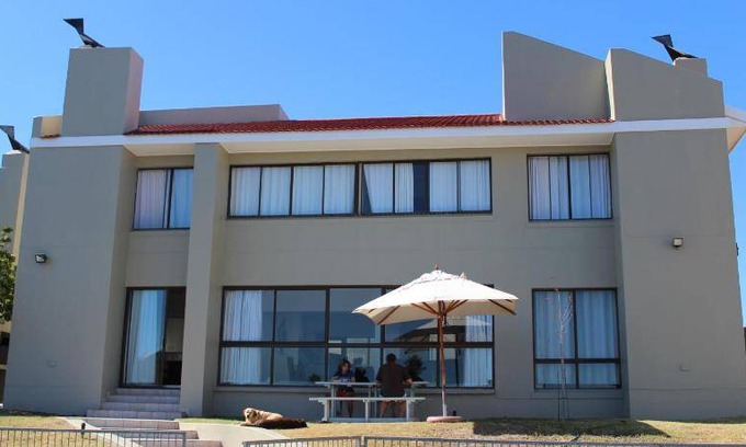 Port Owen House | 400 m² House ∙ 5 bedrooms ∙ 14 guests