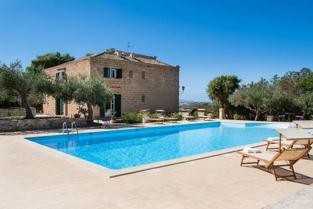 Paceco Villa | 400 m² Villa ∙ 5 bedrooms ∙ 8 guests