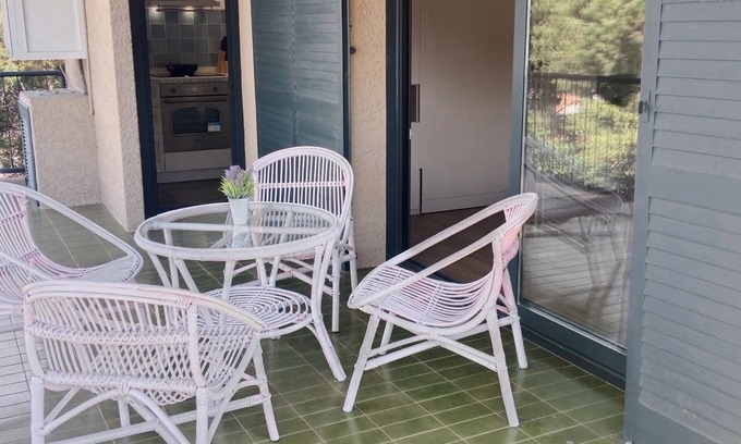 Gava Apartment | !400 Meters From the Beach! Modern Loft in Gava Mar - Calm Living Close to BCN
