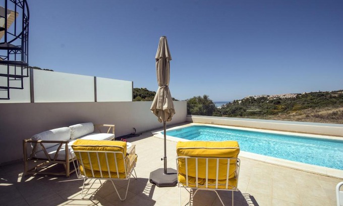 Salema House | 401 Villa Salemar