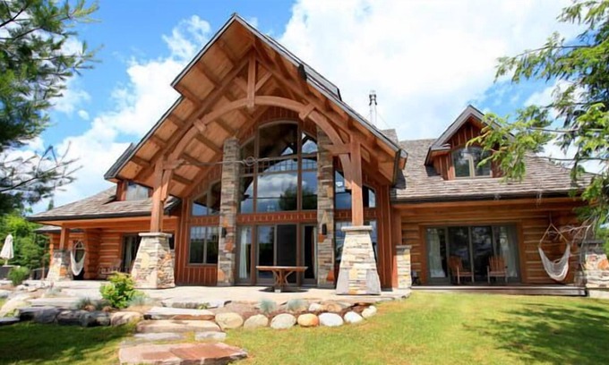 McDougall House | 410 Lorimer Lake Summ