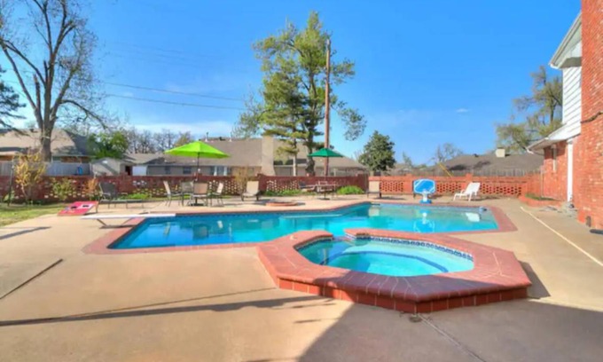 Central Oklahoma City House | 418 m² House ∙ 7 bedrooms ∙ 16 guests