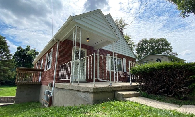 Sharonville House | 4185 Crystal View · Nikki's House