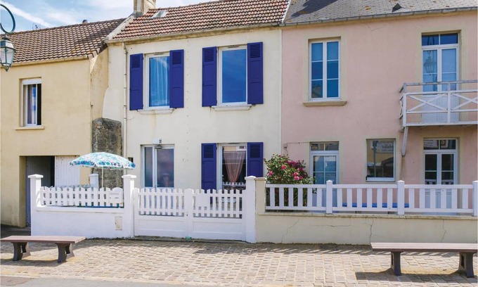 Arromanches-les-Bains House | 42 m² House ∙ 2 bedrooms ∙ 3 guests