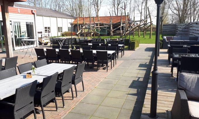 Vollenhove House | 420 m² House ∙ 8 bedrooms ∙ 24 guests