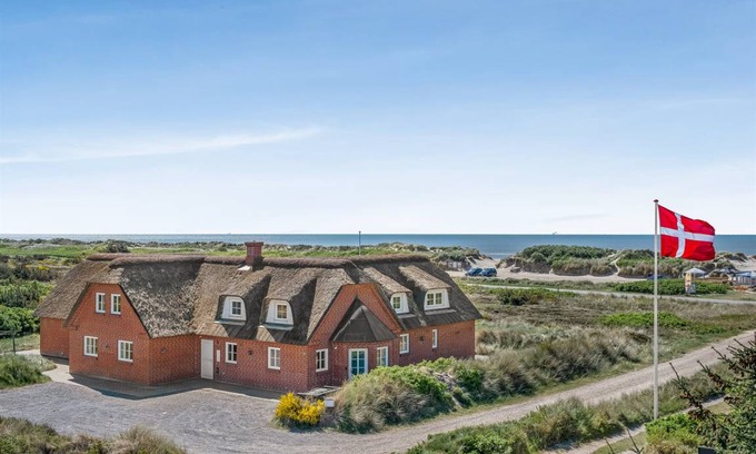 Blavand Strand House | 427 m² House ∙ 10 bedrooms ∙ 24 guests