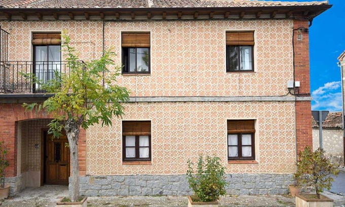 Fuentemilanos House | 438 m² House ∙ 5 bedrooms ∙ 10 guests