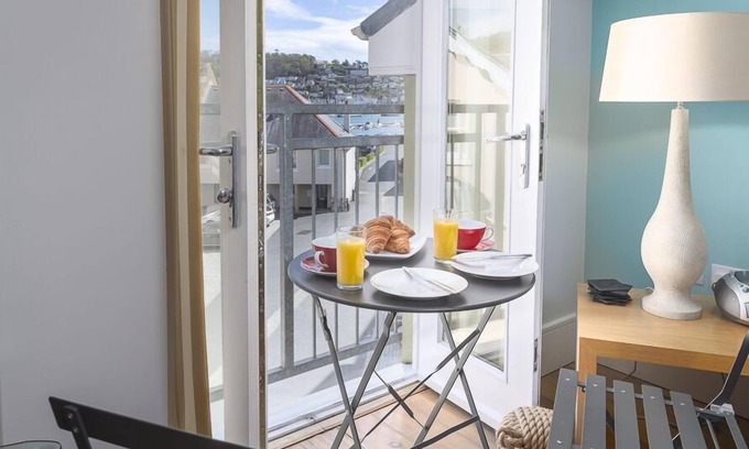 Dartmouth Cottage | 44 Dart Marina