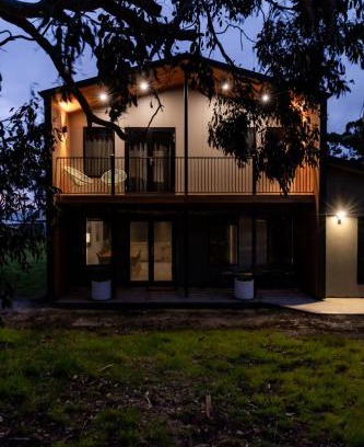 Surveyors Bay House | 44onRoaring - in the Huon Valley