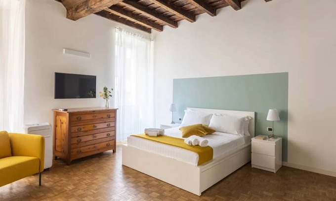 Como City Centre Apartment | 45 m² Apartment ∙ 1 bedroom ∙ 4 guests