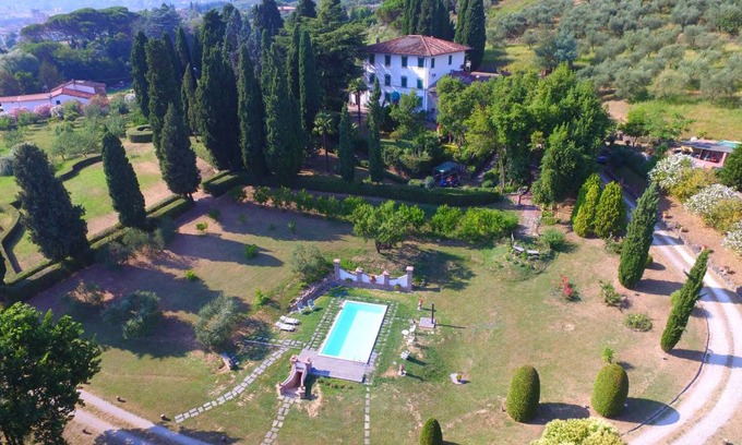 Uzzano Villa | 450 m² Villa ∙ 4 bedrooms ∙ 10 guests