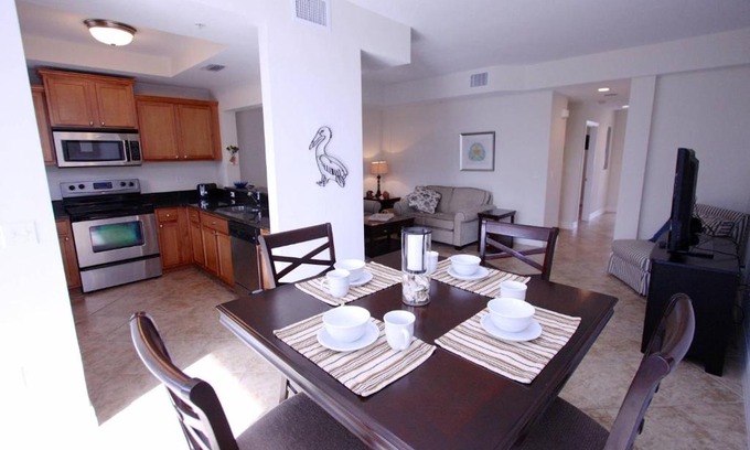 Ruskin House | 456 Little Harbor