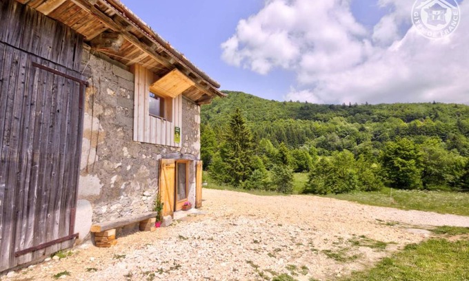 Entremont-le-Vieux House | 46 m² Gîte ∙ 2 bedrooms ∙ 4 guests