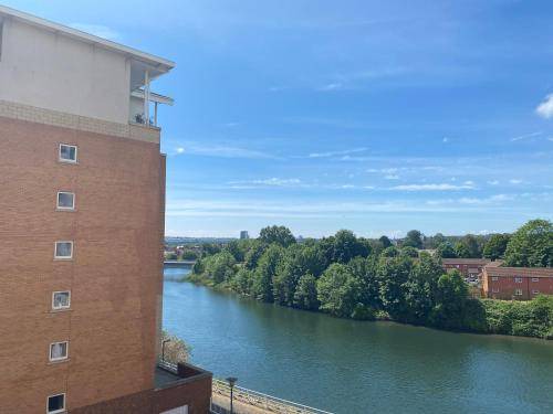 Century Wharf Apartment | 49 m² Apartment ∙ 1 bedroom ∙ 4 guests