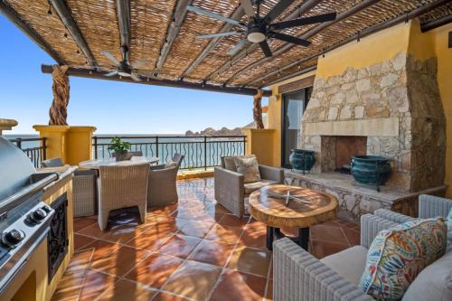 El Medano Ejidal House | 4BD 2-level Penthouse 5-Star Beachfront Paradise.