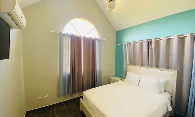 Urbanizacion Tavarez Villa | 4BD 4BT guest-friendly luxury villa with private pool near clubs and beaches