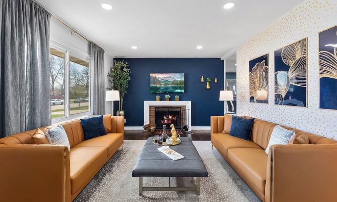 Richfield House | 4BD Near Airport & MOA - Movie Room & Outdoor Fun