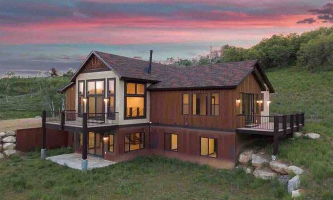 Clark Ski Chalet | 4bdrm/3 Bath Ski in/out Chalet in North Routt CO