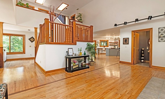 Murphysboro House | ^4BdrmsEACHw/PRIVATEBathrms^