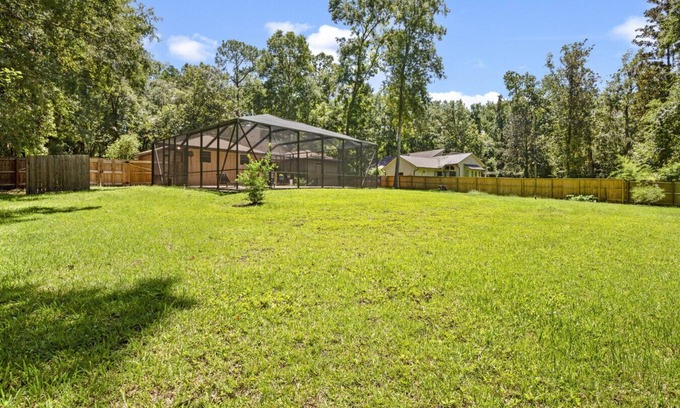 Gainesville House | 4bed 3bath pet friendly w/pool