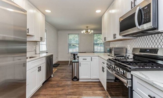 Dunn Loring House | 4BR 3Full Bath Completely Renovated Vienna Gemn