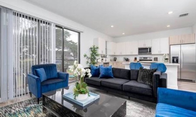 Survey Creek House | 4BR Gem with Golf Panorama in Resort-Style Setting