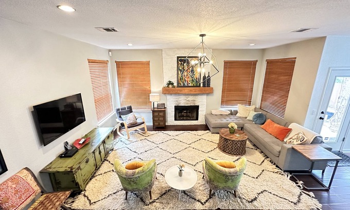 Travis Country House | 4BR Hill Country Home, quiet family friendly neighborhood