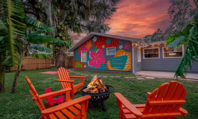 Interchange Square House | 4BR | King Beds | TV in Each BR | Walk in Shower