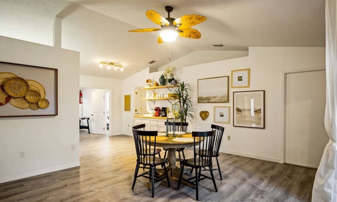 Palm Bay House | 4BR | TV Each BR | Dog Friendly | 5min To Stores