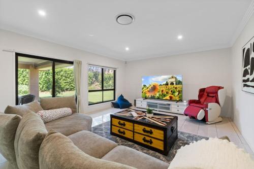 Parkinson House | 4BSpacious Cozy Family Entertained home at Parkinson