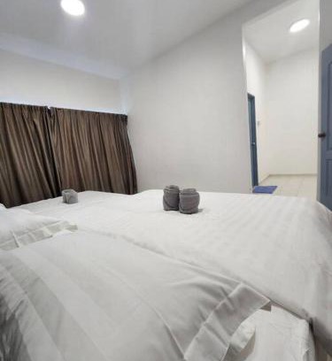Sandakan House | 4R4B SDK Traveler Modern loft overlooking downtown