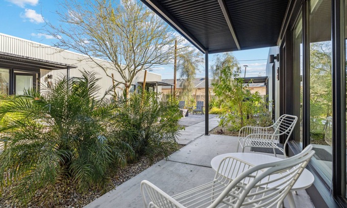 Camelback East Apartment | 4Square Complex