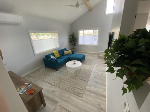 Larkspur House | 4th Street Work Friendly Home