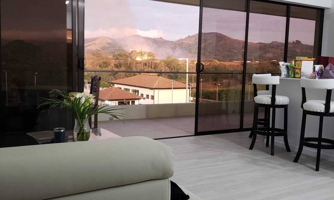 Bolivar Apartment | 5* 2 D Mountnview+Airport+nPool+3 bed +Bb Crib+