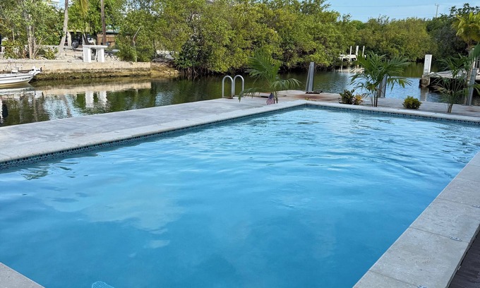 Little Torch Key House | 5-4 house with canal and pool