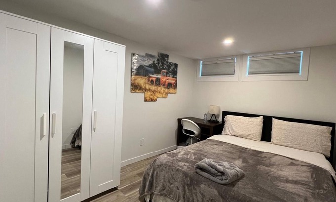 Winnipeg Bed & Breakfast | #5 5 Star Room WPG Central 3kms Of Polo Park Mall