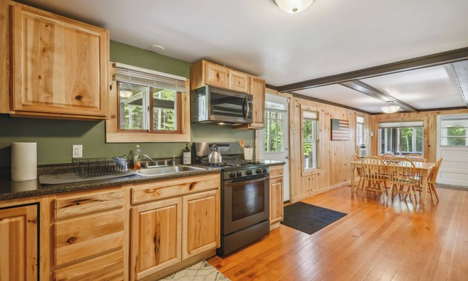 Brantingham Cabin | 5-Acre Brantingham Property w/Porch & Grill!