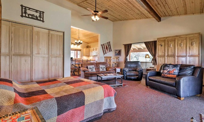 Spanish Valley Apartment | 5-Acre Moab Studio with BBQ and Stunning Mtn Views