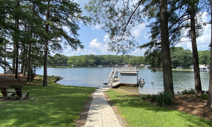 Henrico House | 5 Bdr/4 Bath on quiet inlet with huge screened in porch