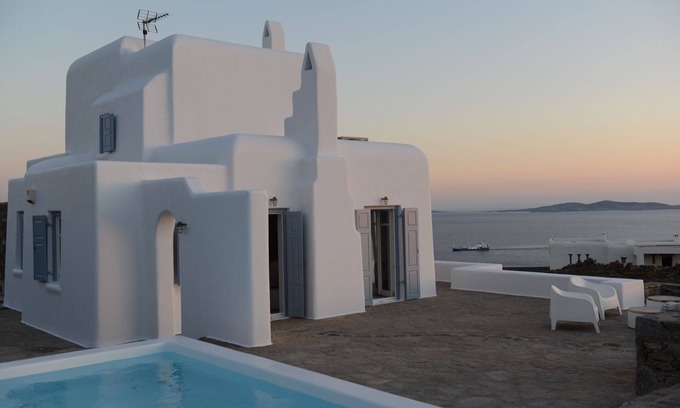 Houlakia Villa | 5 BDR Villa with Private Pool by Diles Villas